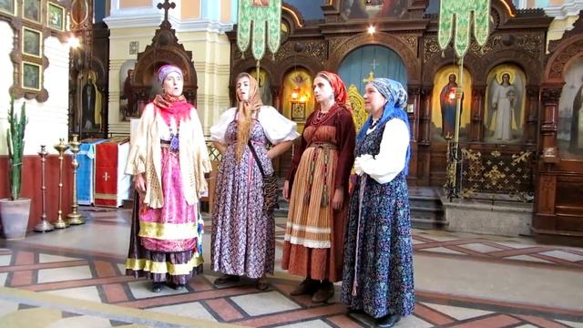 Творческая самоизоляция. Духовные стихи. Семейный фольклорно-этнографический ансамбль Радоница. смотреть онлайн