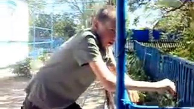 чувак обрыгалс смотреть онлайн