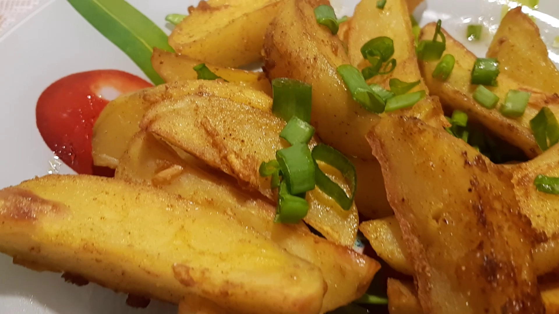 Картошечка по-домашнему, которую хочется есть снова! без тонны масла и фритюра.