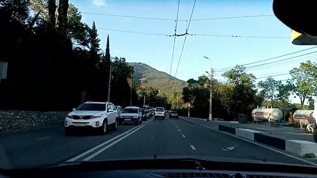 21. В КРЫМ НА МАШИНЕ. БУХТА ЛАСПИ И ДОРОГА ЧЕРЕЗ ЯЛТУ. смотреть онлайн