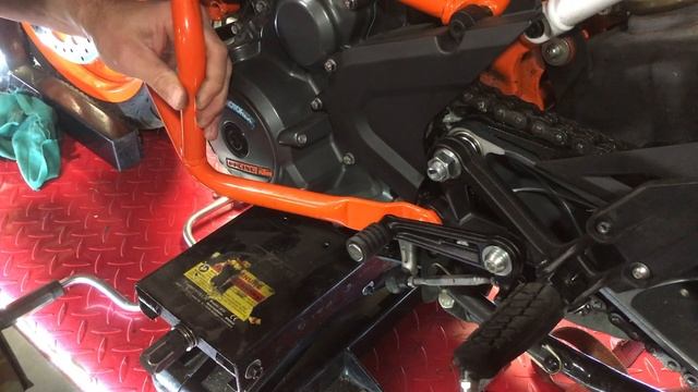 Basic Crash/ Stunt Protection installation - KTM 390 125 200 250 Duke смотреть онлайн