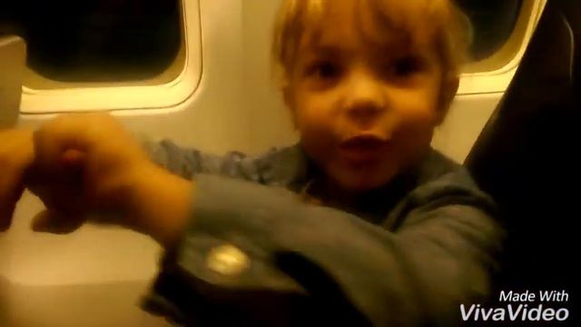 Эвелина летит на море!😃✈ смотреть онлайн