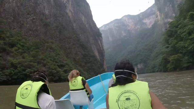 ONE of the most IMPRESSIVE places in CHIAPAS. The SUMIDERO Canyon [MEXICO] смотреть онлайн