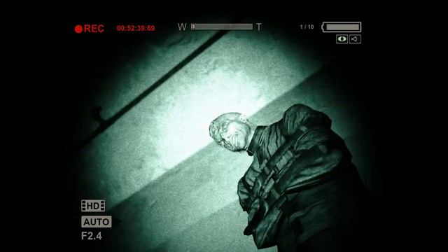 Outlast ДАВАЙ БИТЬСЯ ГОЛОВОЙ ВМЕСТЕ смотреть онлайн