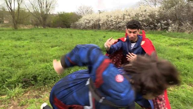 Superhero Survival Games: Who Wins?! смотреть онлайн