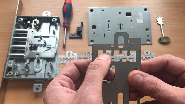 Строение замка Мотура 6+6 с беспружинной сувальдой с новым типом защиты! смотреть онлайн