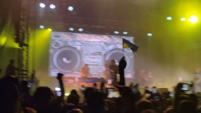 Бумбокс та Саша Чемеров - Тримай мене (Варшава, 26.08.22) смотреть онлайн