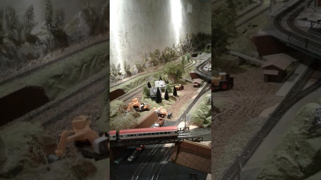 Домашний макет железной дороги в масштабе 1 к 87. смотреть онлайн