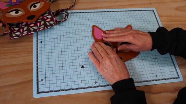 DIY cross body bag || FREE PATTERN || Full tutorial with Lisa Pay смотреть онлайн