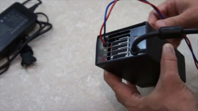 Компактное, легкое зарядное устройство 750W для электротранспорта смотреть онлайн