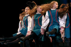 «Прогулка по камням», Ансамбль Локтева. «Walking on the Stones», Loktev Ensemble.