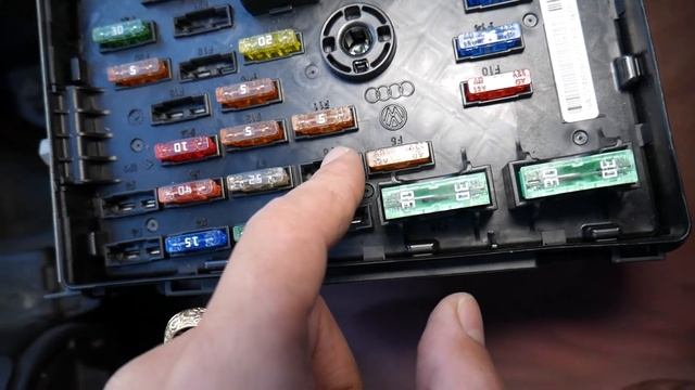 VW TIGUAN INSTRUMENT CLUSTER FUSE LOCATION REPLACEMENT, INSTRUMENTATION CONTROL MODULE смотреть онлайн