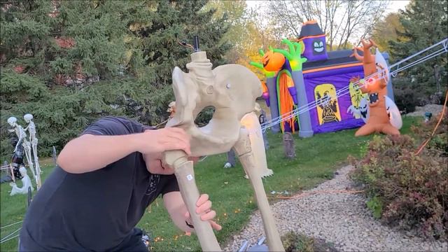 Best Buy's 8 Foot Talking Skeleton! | StewarTV смотреть онлайн