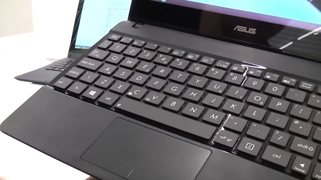 ASUS X102BA - super-cheap 10.1inch touchscreen notebook for Windows 8 with AMD-CPU смотреть онлайн