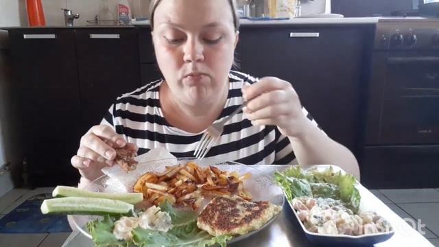 MUKBANG? жареная картошечка, кабачковые оладьи????, оливье смотреть онлайн