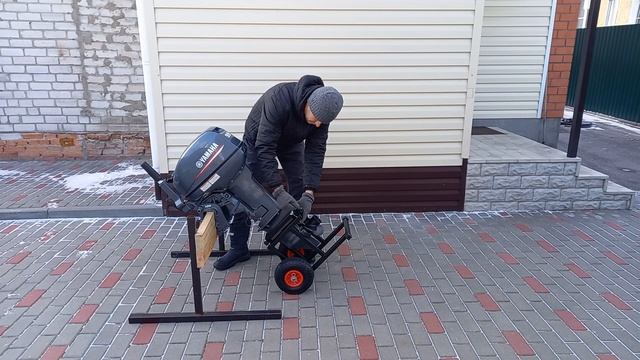 Тележка АКП-1 для перевозки лодочного мотора. Не царапает антикавитационную плиту. смотреть онлайн