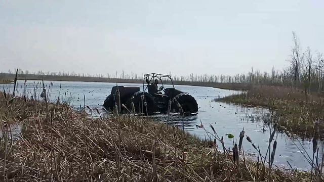 Вездеход Соломономобиль М5 по болотному ковру. Часть1. смотреть онлайн