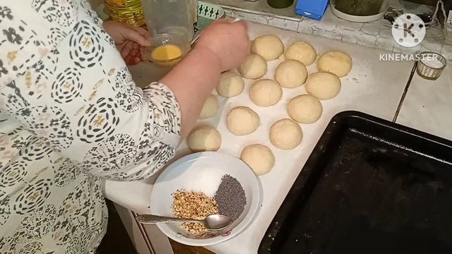 Дуже смачні булочки з цікавою посипкою.🥨🥨🥨🥨🥐🥐 смотреть онлайн