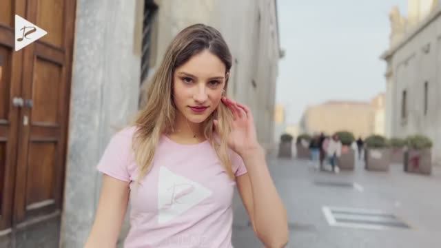 Costa Mee - Around This World (Nikko Culture Remix) смотреть онлайн