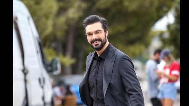 ¡Sıla discutió con el director para que no dejara solo a Halil! смотреть онлайн