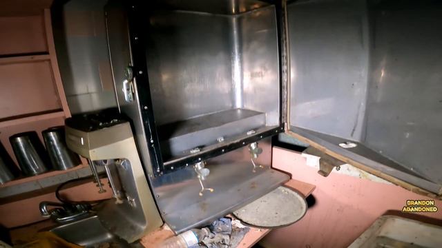 All Day Breakfast At An Abandoned 1950's Retro Diner! (Like Stepping Back In Time!) EXP.137