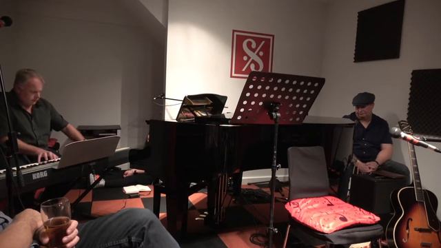 Georgia, Steve Hall (piano/keyboard teacher at Semitone Studios) смотреть онлайн