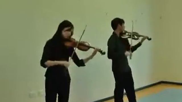 MIA Violinists play Sonata in E minor, Allegro by Veracini смотреть онлайн