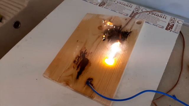 Выжигаем по дереву электрическим током смотреть онлайн