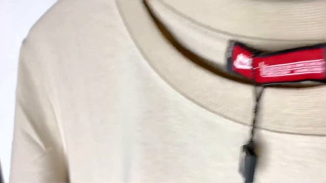 Бежевая футболка nike. Стиль. Классика смотреть онлайн