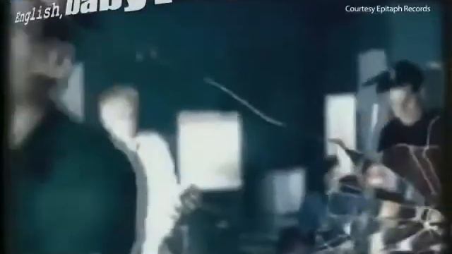 Greg Graffin teaches English Lesson about "Against the Grain" смотреть онлайн