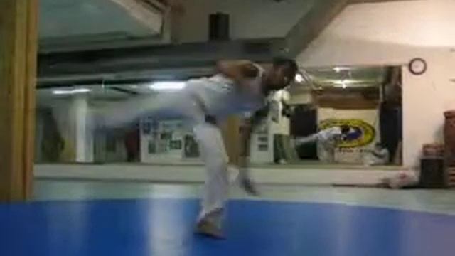 Capoeira Nova Era Mexico City (Monitor Verchiel en Brasil Capoeira Suiza) смотреть онлайн