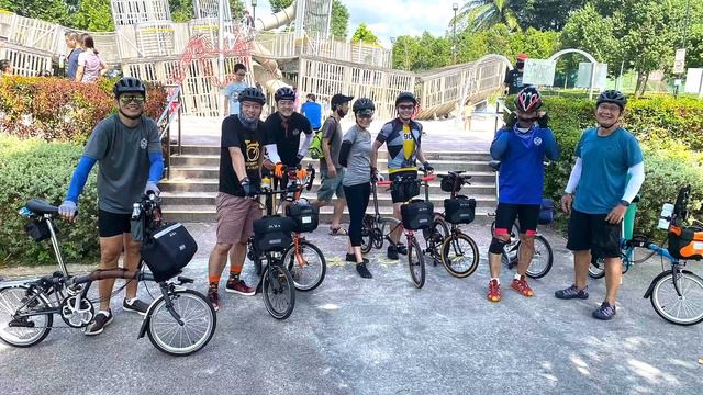 Brompton Round Island Ride смотреть онлайн