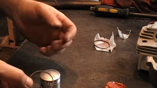 Как правильно одевать кольца на поршень мотокосы или бензопилы