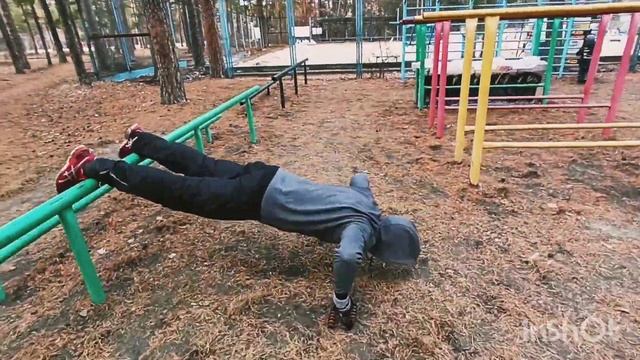Сложный вариант отжиманий, ориентирован на физически подготовленных занимающихся! смотреть онлайн