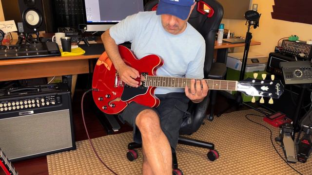 EPIPHONE ES-335 - DEMO / REVIEW - THE BEST JAZZ GUITAR??? смотреть онлайн