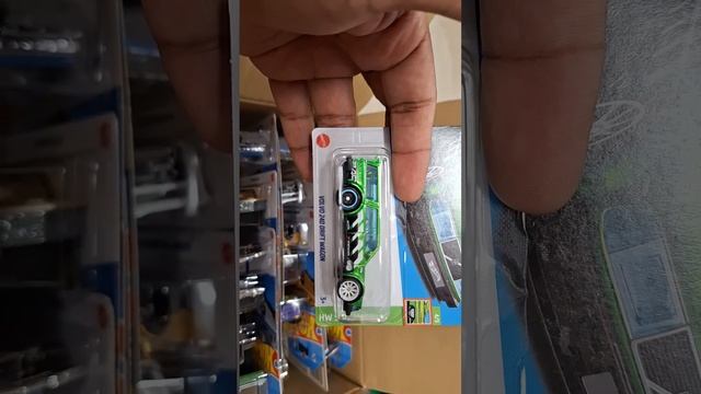 Hot Wheels Hunting | Big W, Western Australia | Found another Volvo 240 Super- 2 supers in a week! смотреть онлайн
