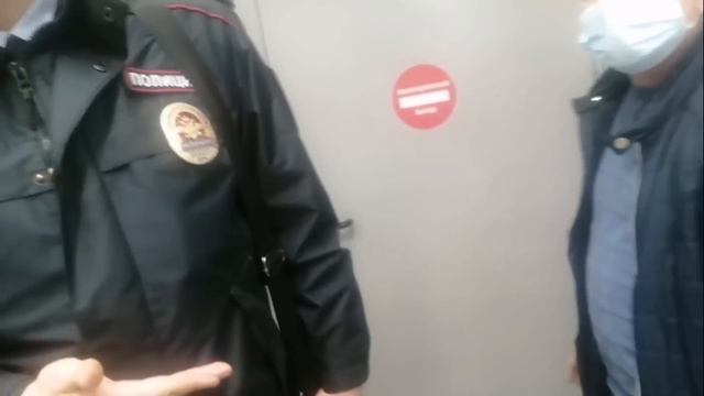 ТУПЫЕ И БОРЗЫЕ МУСОРА ПРИЕХАЛИ КРЫШЕВАТЬ ГЛУПЫЙ БЕЗОПАСНИК ДУРКУЕТ смотреть онлайн