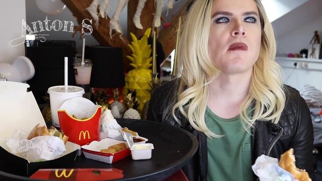 МУКБАНГ! Только McDonalds! Как я знакомлюсь? Интернет или реальная жизнь? Почему так все сложно? смотреть онлайн