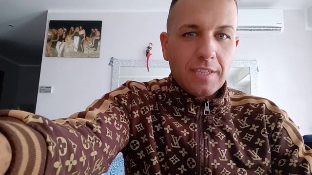 La scimmia sulla rasatura tradizionale avanza.saponi,creme, aftershave,rasoi. смотреть онлайн