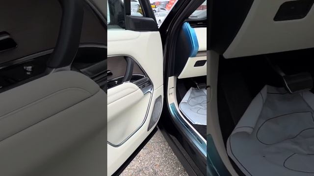 IM TRADING CO.,LTD. RANGE ROVER P530 LWB 2023