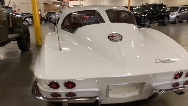 Chevrolet Corvette Stingray 1963 C2 White Red Leather interior смотреть онлайн