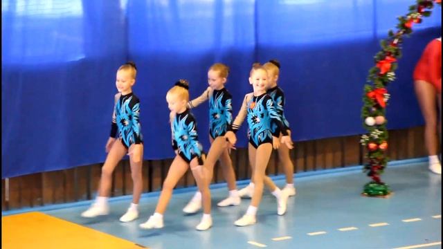 Новогодние выступления по спортивной аэробике 2018 , г.Омск смотреть онлайн
