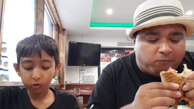 PUCKAFOOD - Trying hidden gem Killa wrap + Red Pucka Pasta in Sheffield смотреть онлайн