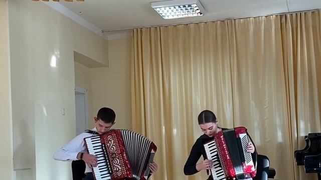 Ю. Жиро «Под небом Парижа» Дуэт аккордеонистов Новикова Дарья -Евстюхин Павел смотреть онлайн