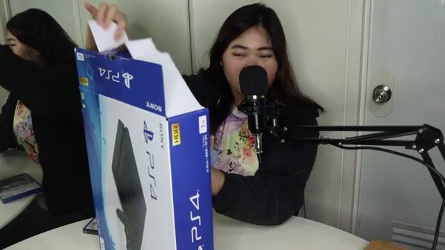 Sony PlayStation 4 Slim Review ( Mega Pack Unboxing) смотреть онлайн