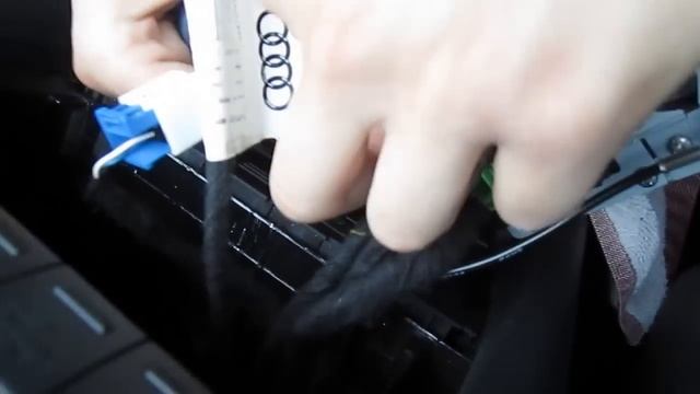 Audi A3, A4, A5, A6 RNS-E iPod iPhone AUX adapter смотреть онлайн