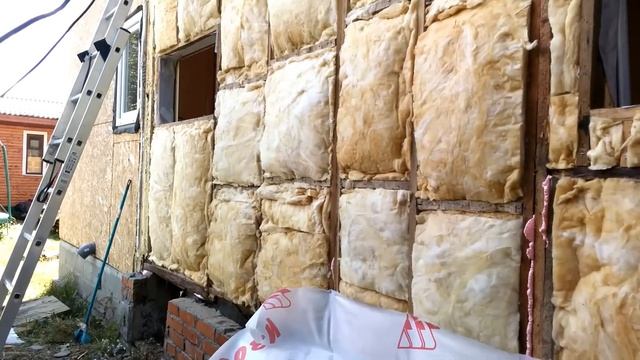Перестройка дачного дома 40. Демонтаж облицовки, утепление и обшивка стены+окно смотреть онлайн
