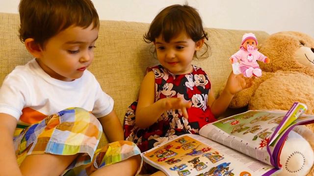 Nastya Pretend Play Babysitting Cute Baby Twin Kids Story as Nanny Fun with Toys Nursery Rhymes смотреть онлайн