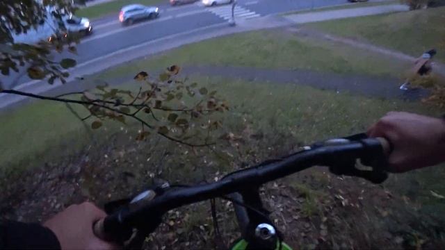 Стрит новичка на МТБ/катаюсь по городу на МТБ смотреть онлайн