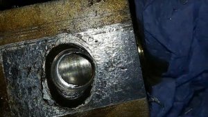 Renault Logan восстановление резьбы крепления штанги рокеров